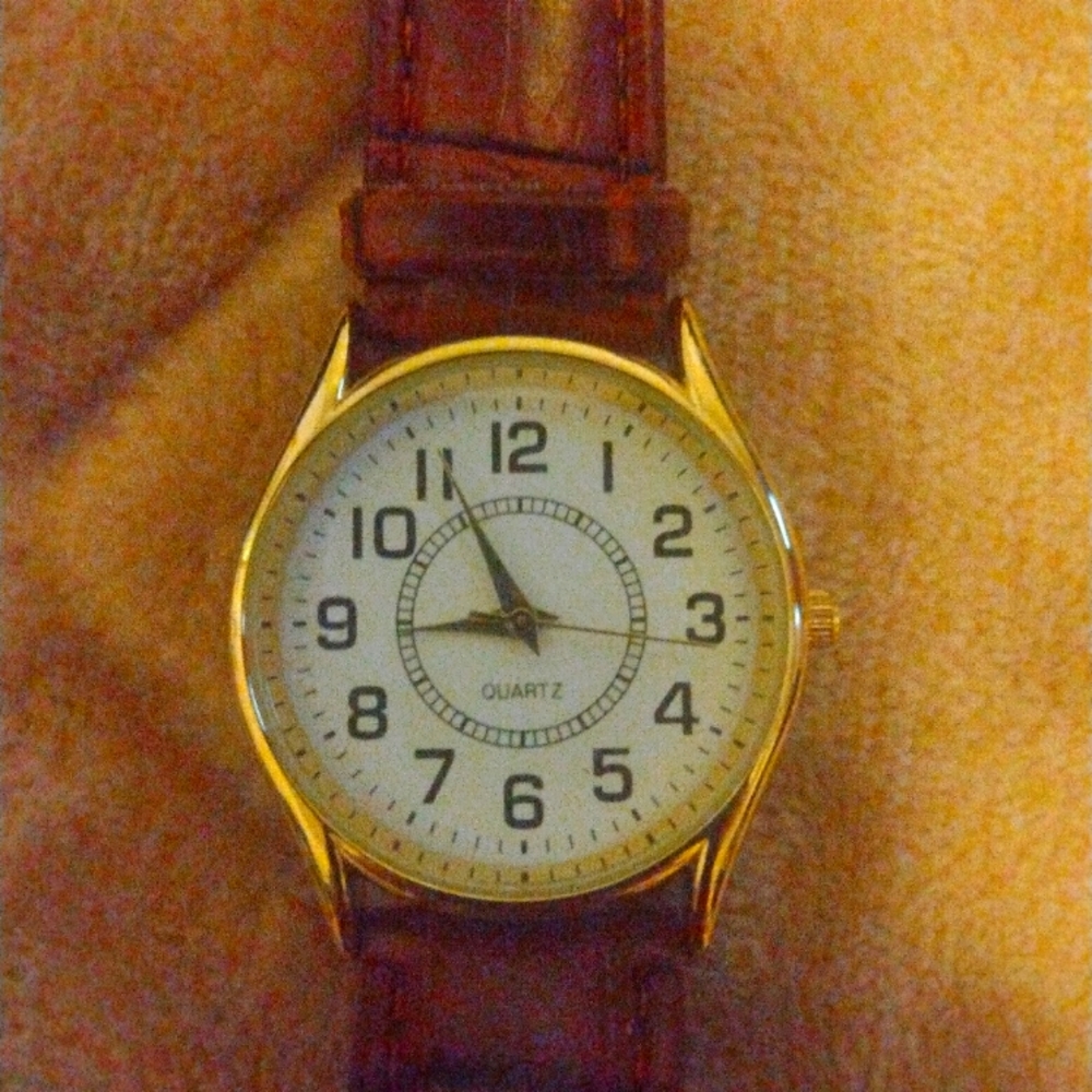 Gold tone Quartz watch